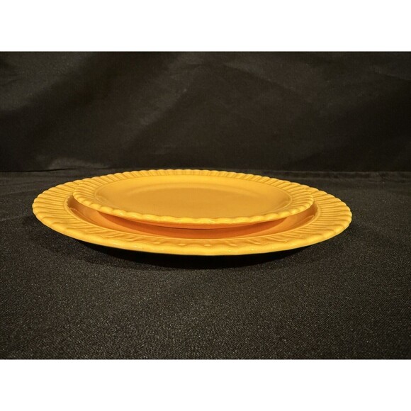 (2) Yellow Vistosa Round Plates (1) Dinner & (1) Salad/appretizer Vintage Ts & T - Picture 7 of 9
